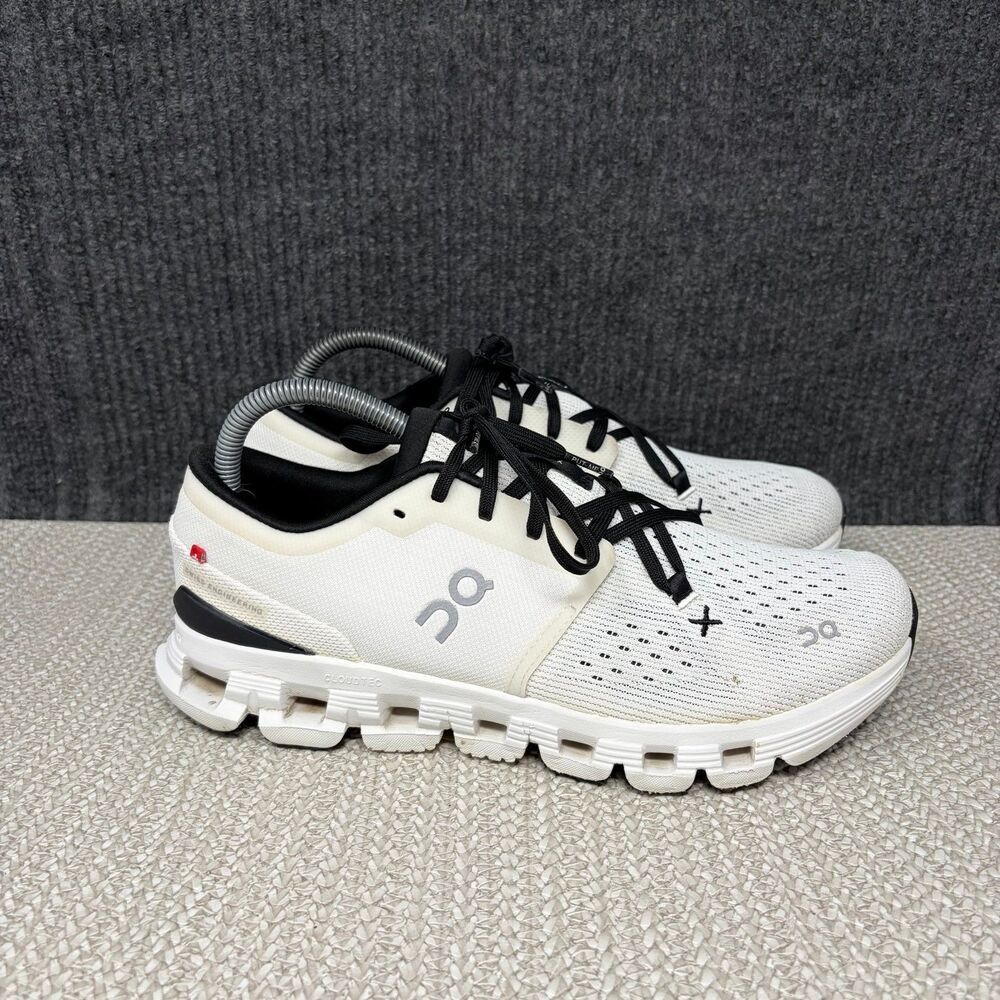 On Cloud X 4 White Black Athletic Running Shoes Sneakers Women’s Size 9.5